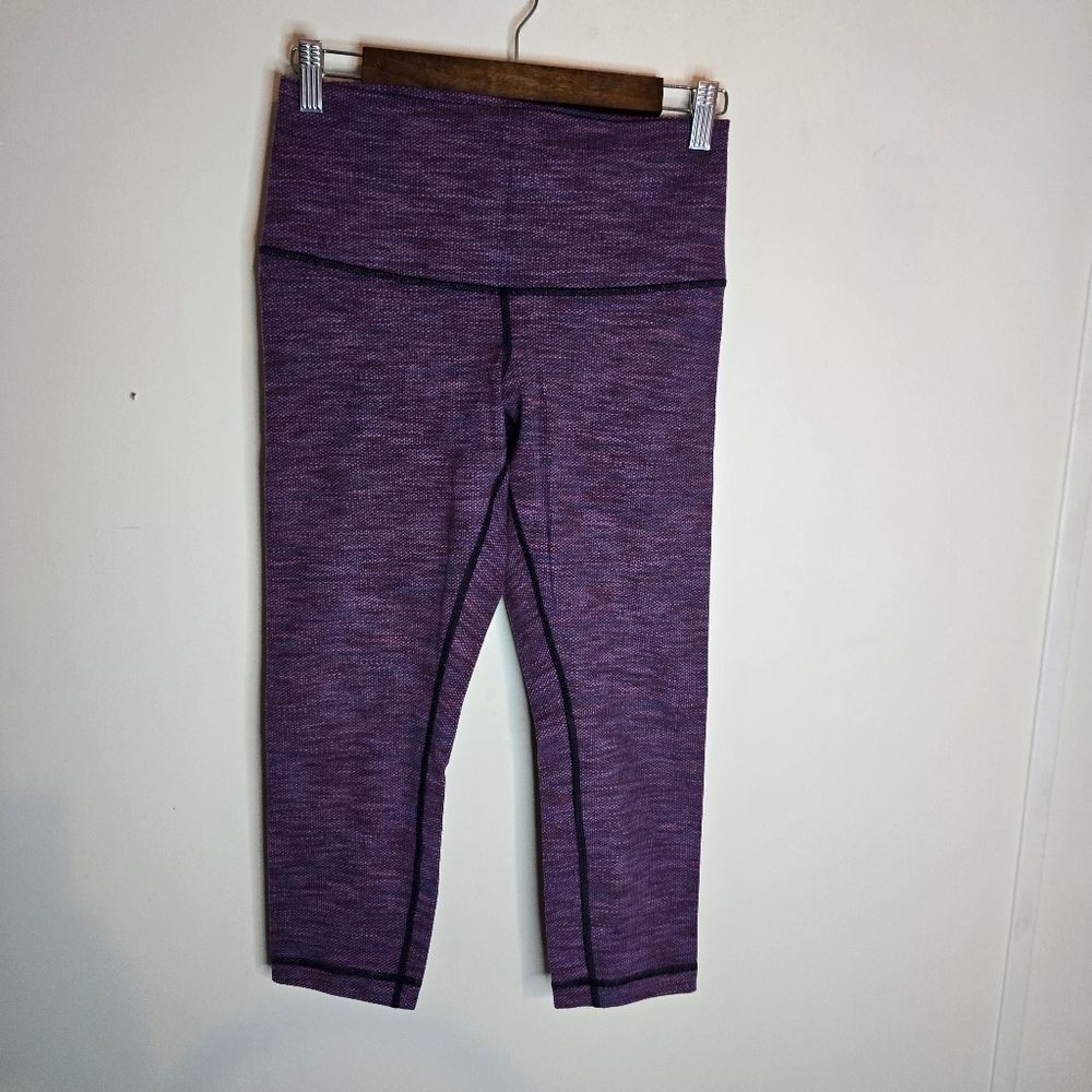 Lululemon High Times Crop Pant Magenta Diamond Jacquard Size 4